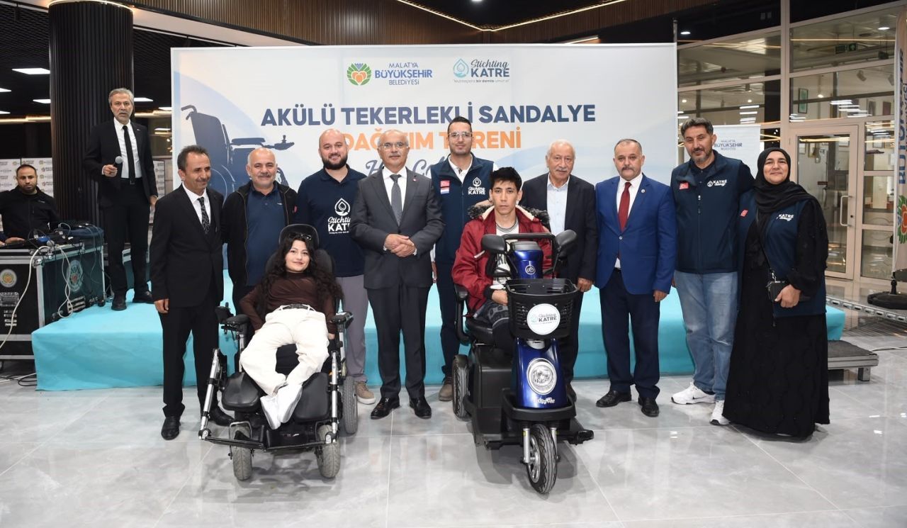"İlk Cübbemi Öğrencilerin Eğitim Hakkını Savunurken Giydim"