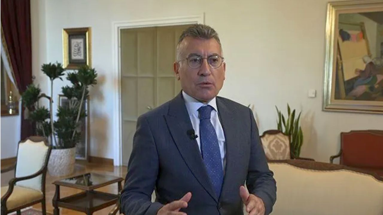 'Muhalefet Atıp Tutuyor, Herkese Mavi Boncuk..'