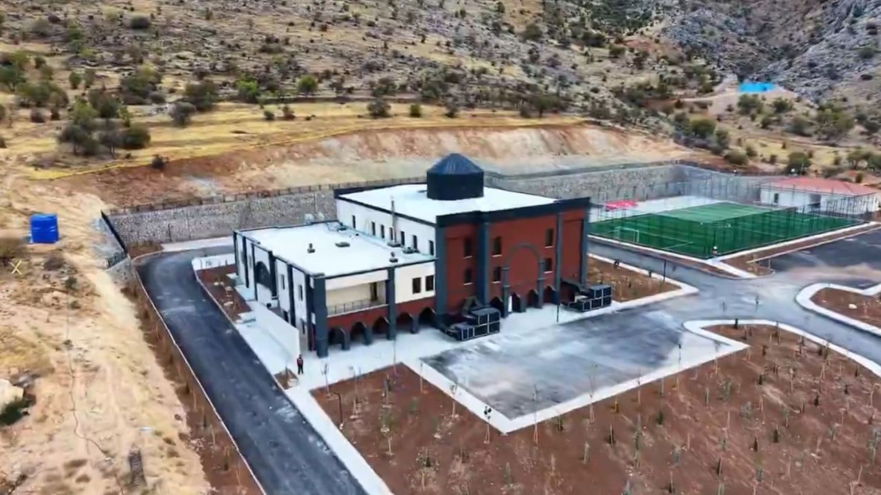 İkizce'ye Cem ve Kültür Evi İnşa Edildi