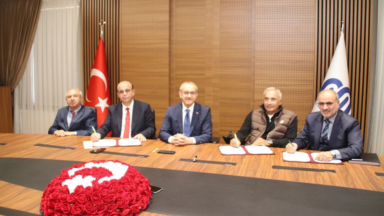 Oğlu Adına Okul Yaptırdı, Annesi Adına Cami Yatıracak