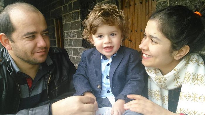 DİYARBAKIR’IN ÇINAR İLÇESİNDEKİ BOMBALI SALDIRIDA POLİS LOJMANLARINDA YAŞAYAN KAYMAKAMLIK ÇALIŞANI ESRA KÖSE BAŞARAN HAYATINI KAYBETTİ, GENÇ KADININ POLİS EŞİ VE 2 YAŞINDAKİ ÇOCUĞU DA YARALANDI. (CAHİT ÖZÇELİK - ŞÜKRÜ SAĞLAM/MALATYA-İHA)