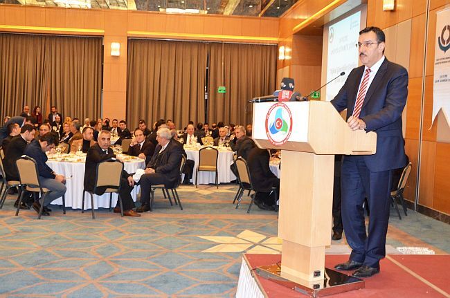 GÜMRÜK VE TİCARET BAKANI AV. BÜLENT TÜFENKCİ, “ŞÜPHESİZ BÖYLE BİR GÜNÜ ANADOLU’DA EN ESKİ GÜMRÜK MÜDÜRLERİNİN BULUNDUĞU ASLANTEPE HÖYÜĞÜNÜ İÇERİSİNDE BARINDIRAN MALATYA’DA KUTLAMAK BU GÜNÜN ANLAMINI BİZLER AÇISINDAN BİR KEZ DAHA ARTTIRMAKTADIR” DEDİ. (BARIŞ TÜREL - CAHİT ÖZÇELİK/MALATYA-İHA)