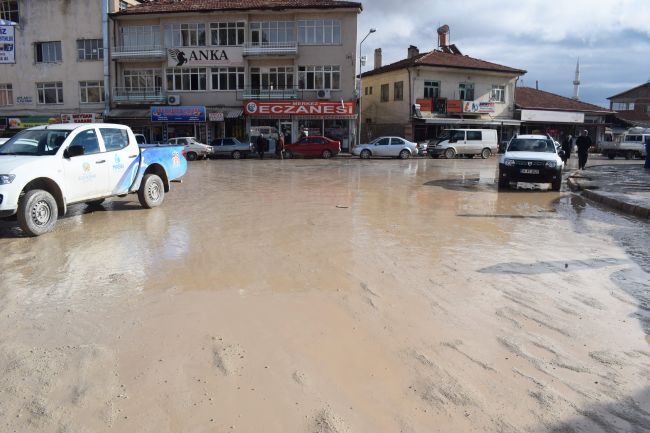 ESNAF ÇALIŞMALARDAN DOLAYI KEPENK KAPATTIKLARINI İDDİA ETTİLER (HASAN ERYILMAZ/MALATYA-İHA)