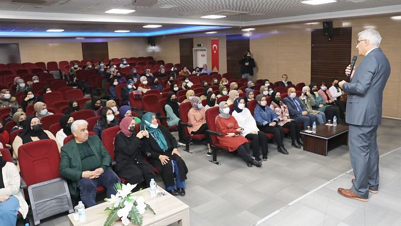 Öğrencilere Eğitim Seti Desteği Sürüyor